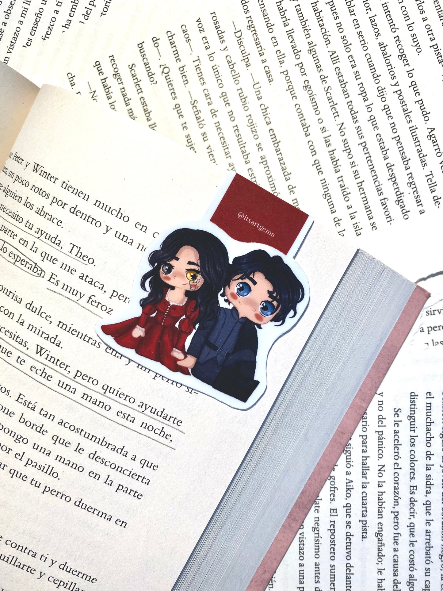 Elspeth Spindle y Ravyn Yew Magnetic Bookmark